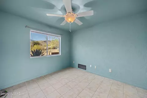 Bedroom - 8802 E Buckboard Rd, Tucson, AZ 85749 photo 4 of 4