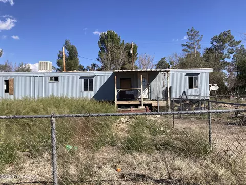 135 E Via Papaya, Huachuca City, AZ 85616