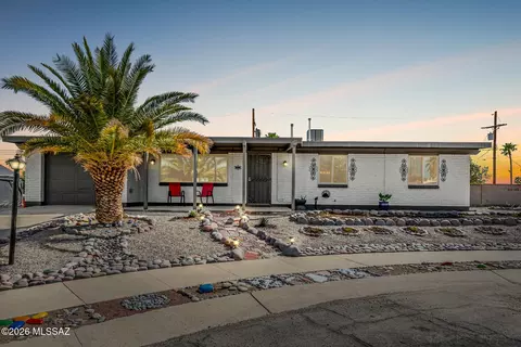 8712 E Shiloh Pl, Tucson, AZ 85710