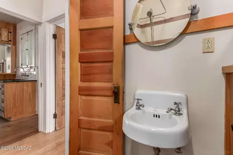 Bath - 615 E 1st St, Tucson, AZ 85705 photo 1 of 2