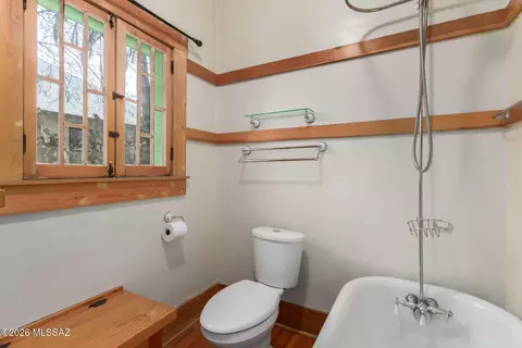 Bath - 615 E 1st St, Tucson, AZ 85705 photo 2 of 2