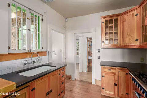 Kitchen - 615 E 1st St, Tucson, AZ 85705 photo 2 of 4