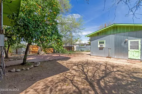 Exterior - 615 E 1st St, Tucson, AZ 85705 photo 5 of 6