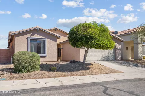 8120 N Wayward Star Dr, Tucson, AZ 85743