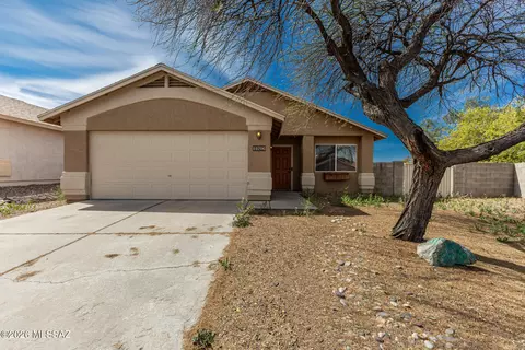 10206 E Desert Crossings Way, Tucson, AZ 85747