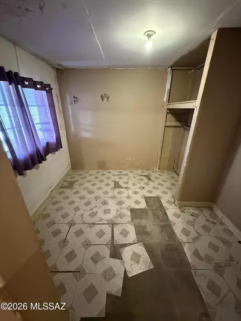819 E 33rd St, Tucson, AZ 85713 photo 7