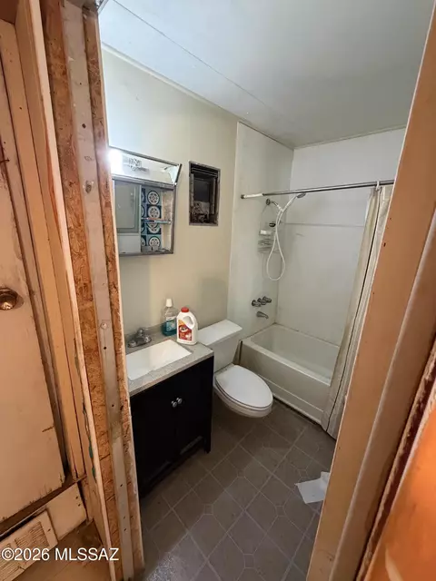 819 E 33rd St, Tucson, AZ 85713 photo 9