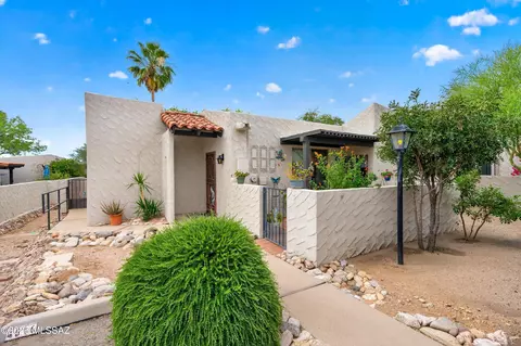 4520 E La Estancia, Tucson, AZ 85718