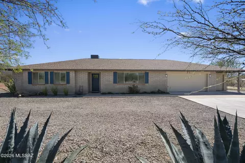71 Avenida Pastor, Rio Rico, AZ 85648