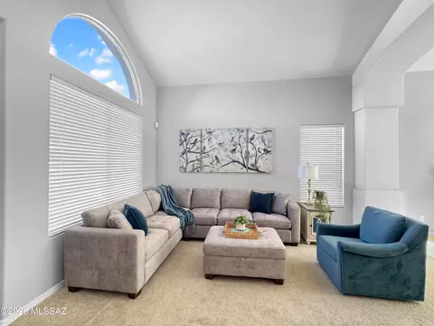 Living - 9006 E Autumn Sage St, Tucson, AZ 85747 photo 1 of 6
