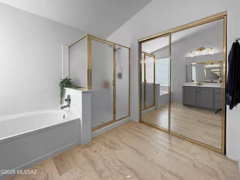 Bath - 9006 E Autumn Sage St, Tucson, AZ 85747 photo 4 of 5