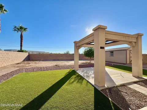 Exterior - 9006 E Autumn Sage St, Tucson, AZ 85747 photo 3 of 12