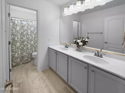 Bath - 9006 E Autumn Sage St, Tucson, AZ 85747 photo 5 of 5