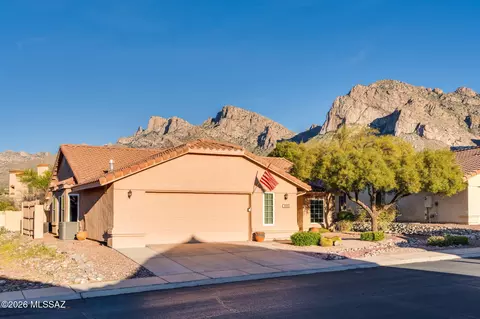 9960 N Roxbury Dr, Oro Valley, AZ 85737