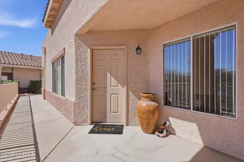 1566 N Paseo La Tinaja, Green Valley, AZ 85614