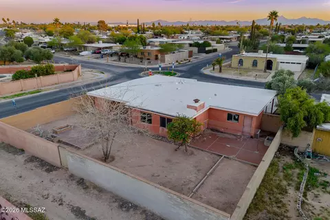 View/Area - 2011 E Bantam Rd, Tucson, AZ 85706 photo 3 of 4