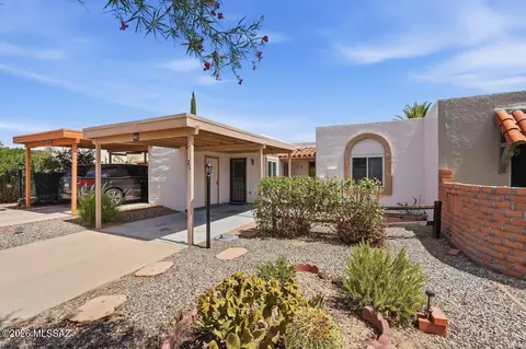 26 W Calle Del Chancero, Green Valley, AZ 85614