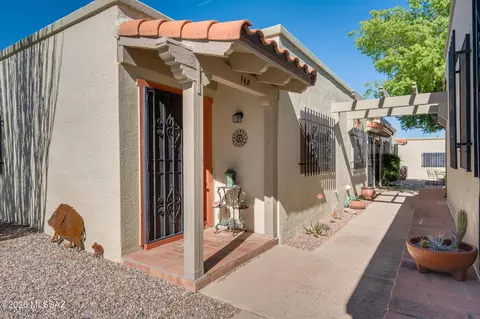 148 W Calle Del Ano, Green Valley, AZ 85614