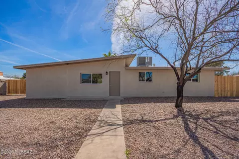 5547 S Meadowlark Ave, Tucson, AZ 85746