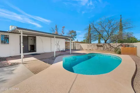 7241 E Pomegranate St, Tucson, AZ 85730