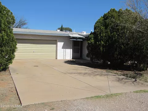 1207 E Klassen Ct, Pearce, AZ 85625