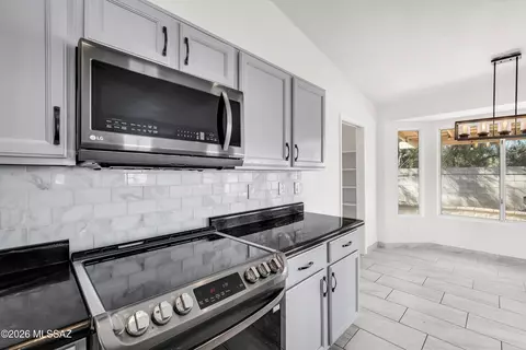 Kitchen - 7784 S Danforth Ave, Tucson, AZ 85747 photo 4 of 5