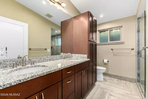 Bath - 3685 E Baker Pl, Tucson, AZ 85716 photo 3 of 4