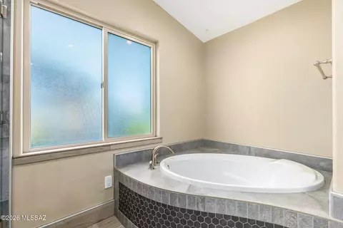 Bath - 3685 E Baker Pl, Tucson, AZ 85716 photo 2 of 4