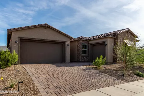 2751 W Plateau Ridge Dr, Oro Valley, AZ 85742