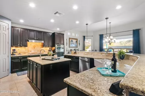 9450 E Woolly Butterfly Ct, Corona De Tucson, AZ 85641