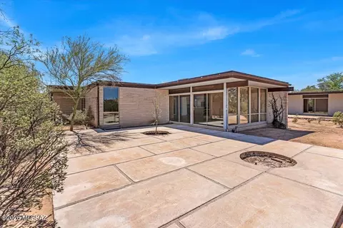 1635 E Kleindale Rd, Tucson, AZ 85719