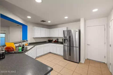 Kitchen - 3820 E Sun View Ct, Tucson, AZ 85706 photo 1 of 3