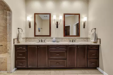 Bath - 7221 E Desert Moon Loop, Tucson, AZ 85750 photo 1 of 5