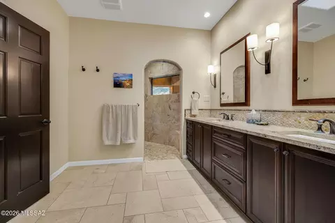 Bath - 7221 E Desert Moon Loop, Tucson, AZ 85750 photo 2 of 5