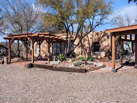 500 S Foundation Five Rd, Benson, AZ 85602