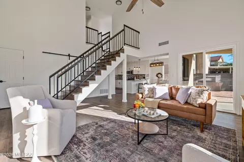 8951 N Fitzgerald Ln, Tucson, AZ 85742