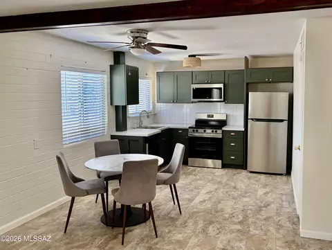 5901 N Oracle Rd #28, Tucson, AZ 85704