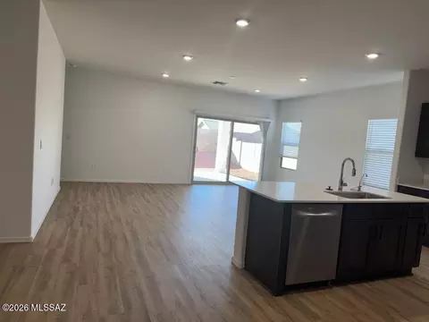 Living - 1118 S Grantham Dr, Vail, AZ 85641 photo 1 of 2