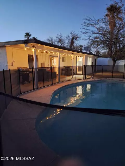 Exterior - 9870 E Celeste Dr, Tucson, AZ 85730 photo 7 of 8