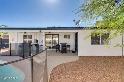 Exterior - 9870 E Celeste Dr, Tucson, AZ 85730 photo 4 of 8