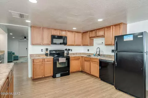 Kitchen - 9870 E Celeste Dr, Tucson, AZ 85730 photo 1 of 4