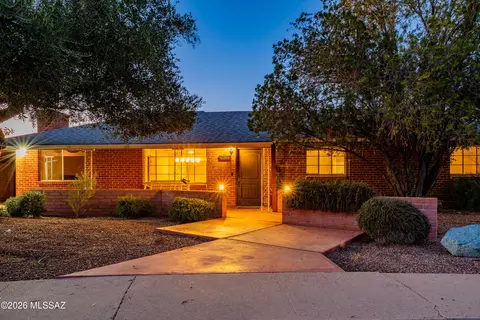 2827 E La Cienega Pl, Tucson, AZ 85716