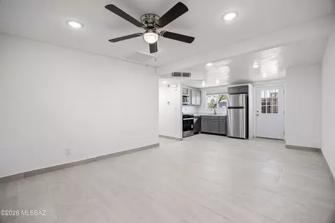 Living - 3675 E Shepherd Pl, Tucson, AZ 85713 photo 1 of 6