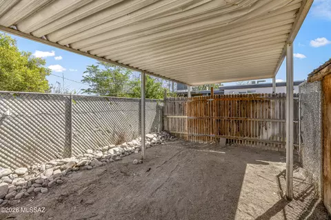 Exterior - 3675 E Shepherd Pl, Tucson, AZ 85713 photo 6 of 6