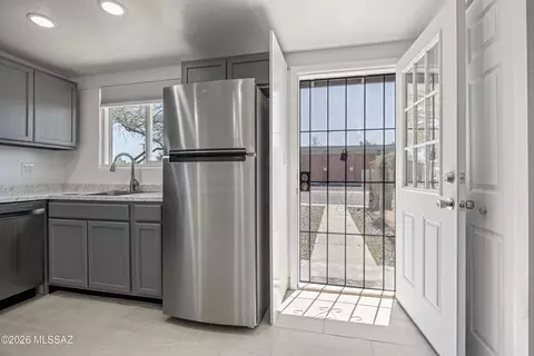 Kitchen - 3675 E Shepherd Pl, Tucson, AZ 85713 photo 1 of 6