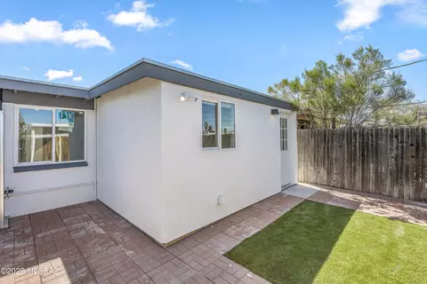 Exterior - 3675 E Shepherd Pl, Tucson, AZ 85713 photo 2 of 6