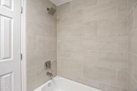 Bath - 3675 E Shepherd Pl, Tucson, AZ 85713 photo 2 of 2