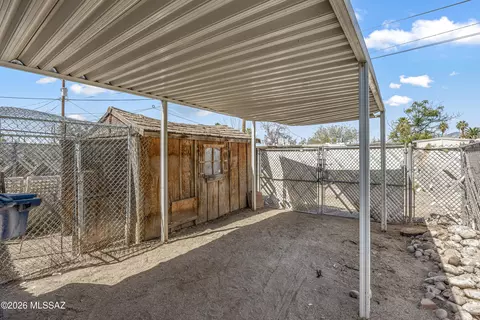 Exterior - 3675 E Shepherd Pl, Tucson, AZ 85713 photo 5 of 6