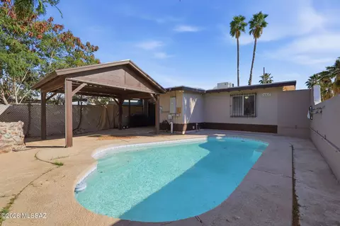 4037 S Queen Palm Dr, Tucson, AZ 85730