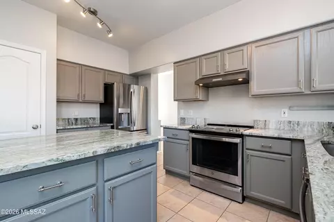 Kitchen - 9005 E Sugar Sumac St, Tucson, AZ 85747 photo 2 of 5
